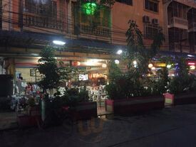 ร้านอาหารเฟื่องฟ้า