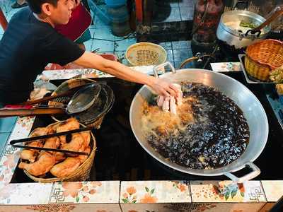 ร้าน ข้าวนึ่ง-ไก่ทอดเที่ยงคืน