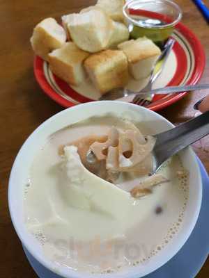 สามกองน้ำเต้าหู้