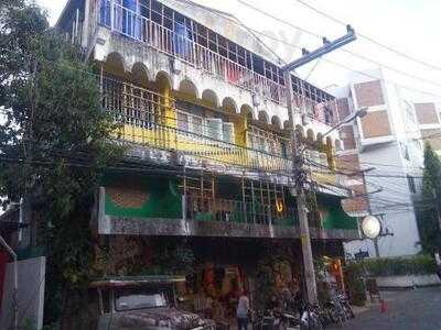 Friends House And Friends Bar, Chook Dee Lodge