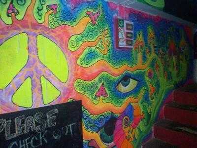 Friends House And Friends Bar, Chook Dee Lodge