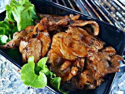 ข้าวหน้าหมูย่าง