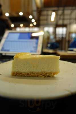 Eat Sleep Cafe & Bed