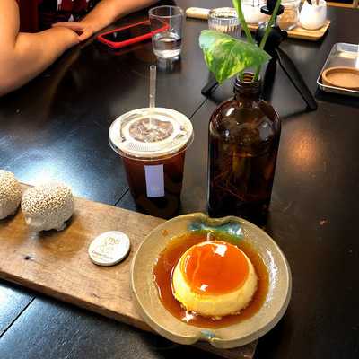 Eat Sleep Cafe & Bed