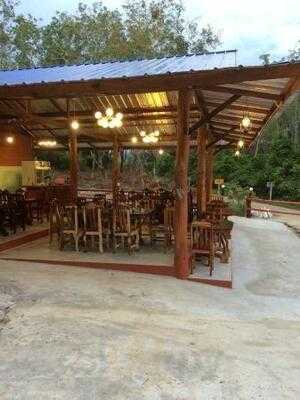 ลานหิน เรสเตอรอง