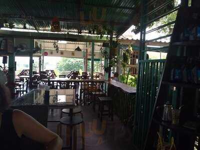 ร้าน โรงคั่วกาแฟสด เขารัง