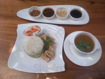 ร้านข้าวมันไก่ ณ สันป่าหนาด