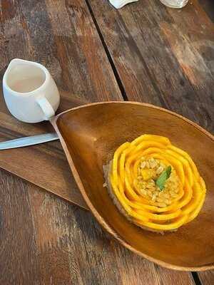 เมย์ & มาร์ค เรสเตอรองท์