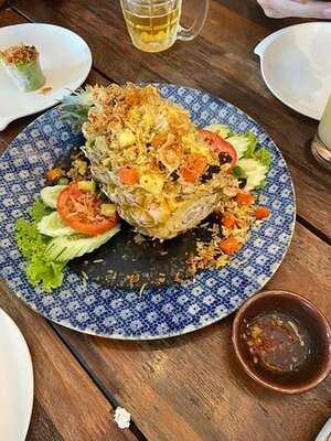 เมย์ & มาร์ค เรสเตอรองท์