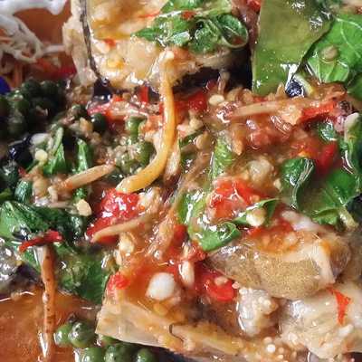 แคร่ไม้ สวนอาหาร