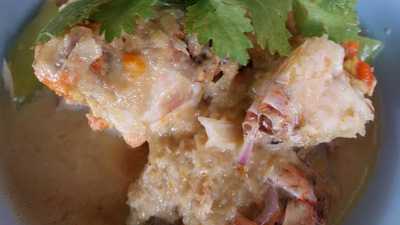 แคร่ไม้ สวนอาหาร