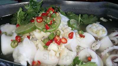 แคร่ไม้ สวนอาหาร