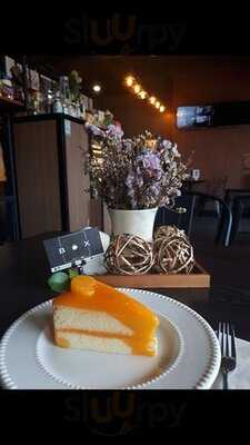 Box Cafe'