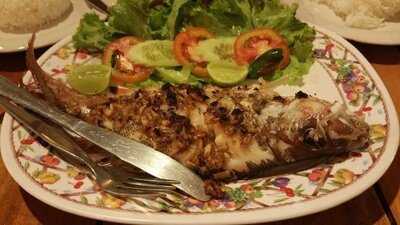 เขาหลัก ซีฟู้ด แฟมิลี่ เฮ้าส์