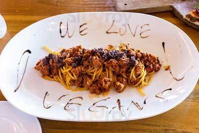 โอลีฟ เมดิเตอร์เรเนี่ยน เรสเตอรองท์