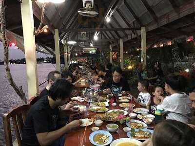 ร้านชาวเล