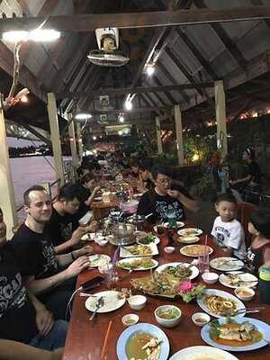 ร้านชาวเล