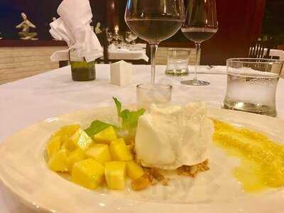 Tangmo At Oasis Restaurant