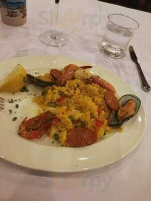 Tangmo At Oasis Restaurant