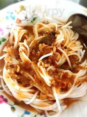 โกจ้อย ขนมจีนไก่ทอด