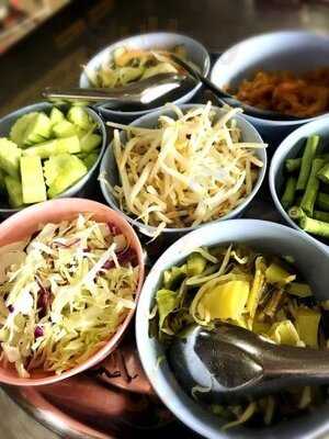 โกจ้อย ขนมจีนไก่ทอด