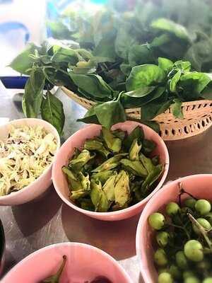 โกจ้อย ขนมจีนไก่ทอด