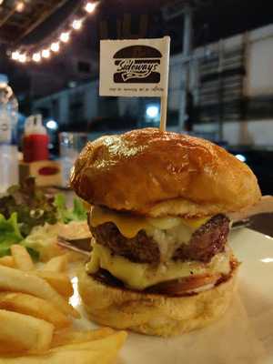 Sideways Commune Burger&bar