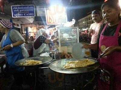 ร้านโรตี ข้างห้างโว้ค