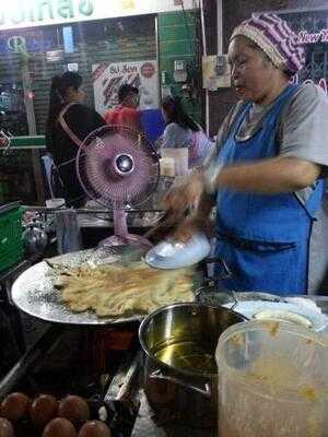 ร้านโรตี ข้างห้างโว้ค