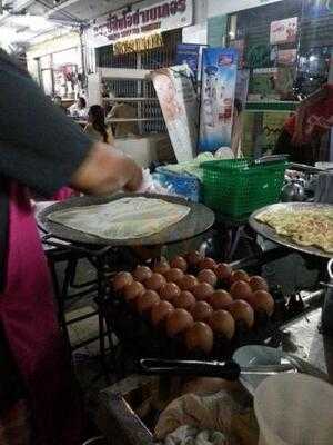 ร้านโรตี ข้างห้างโว้ค