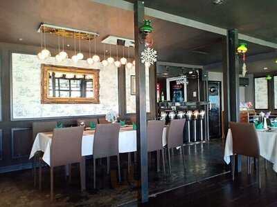 ไวน์ วิลเลจ