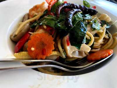 ร้านอาหาร แก้ว