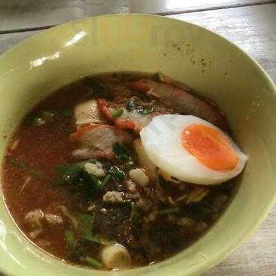 ก๋วยเตี๋ยวไข่ราชบุรี