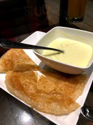 ร้านอาหารบ้านพลอยเสม็ด