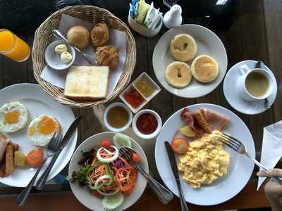 ร้านอาหารบ้านพลอยเสม็ด