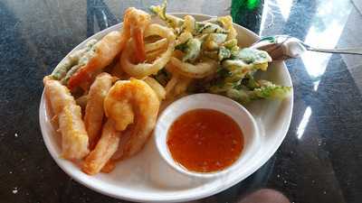 ร้านอาหารบ้านพลอยเสม็ด