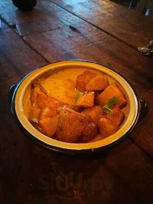 Pun Eatery And Pottery