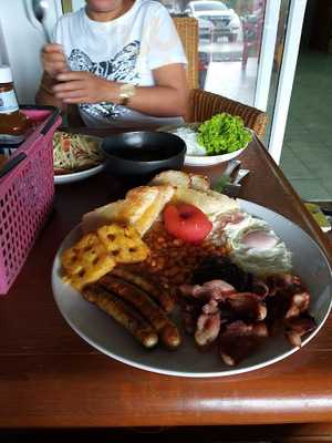 แหม่ม ร้านอาหาร และ บาร์