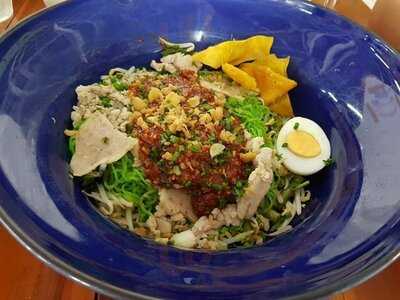 โกต่าย ก๋วยเตี๋ยวหมูต้มยำ