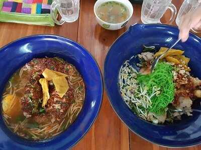 โกต่าย ก๋วยเตี๋ยวหมูต้มยำ