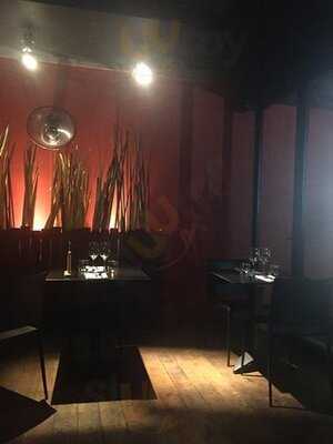 ร้านอาหาร ไหมไทย