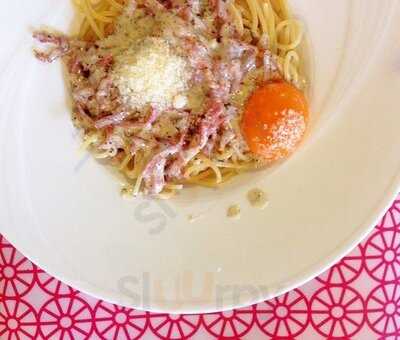 ฟิซ บิสโตร แอนด์ บาร์