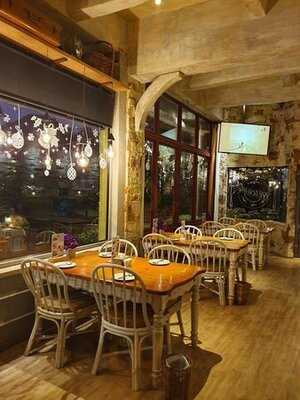 ฮันนี่ซีนสเต็กแอนด์บาร์