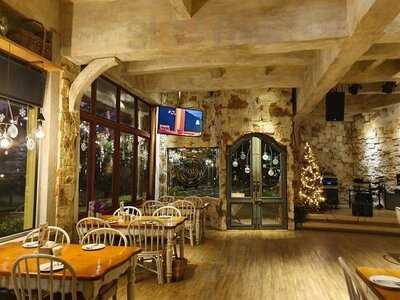 ฮันนี่ซีนสเต็กแอนด์บาร์