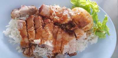 ร้านข้าวหมูแดง อภิชาติ