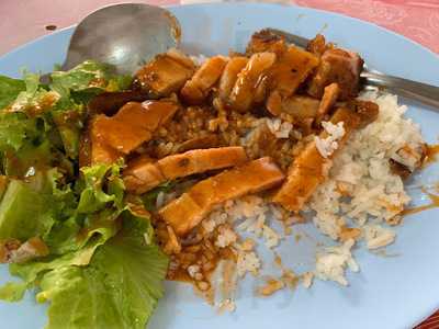 ร้านข้าวหมูแดง อภิชาติ