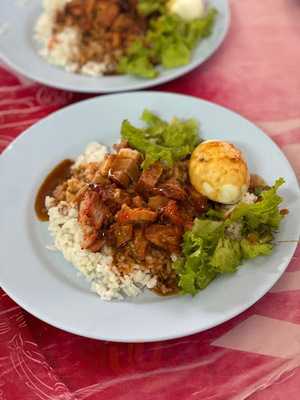 ร้านข้าวหมูแดง อภิชาติ