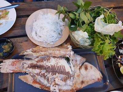 สถานีหอย