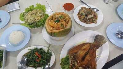 อ่าวตะเกียบซีฟู้ดส์ หัวหิน