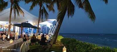 ห้องอาหาร ลูน่า ลาไนย์